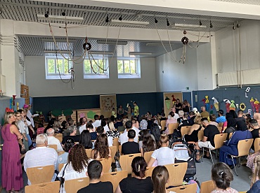 Feier in der Turnhalle